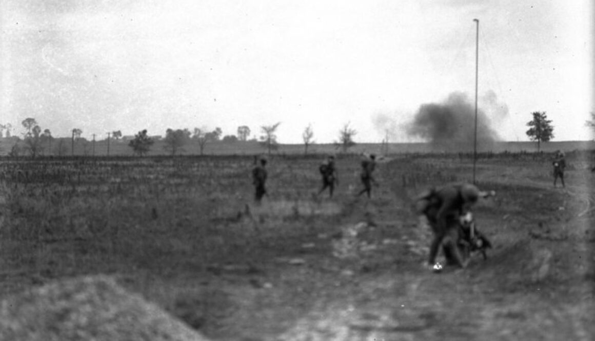172_Canadians advancing on the Arras front getting around the Germans' harassing fire. Advance East of Arras. Sept. 2 1918